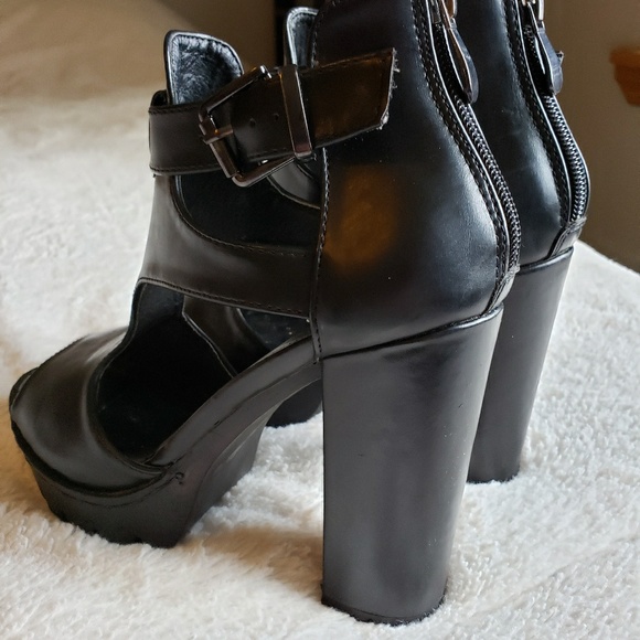 Heels - Picture 2 of 6